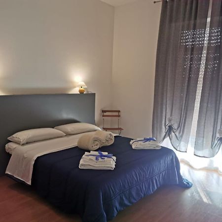 レッチェPiazza Sant' Oronzo Civico 40アパートメント エクステリア 写真