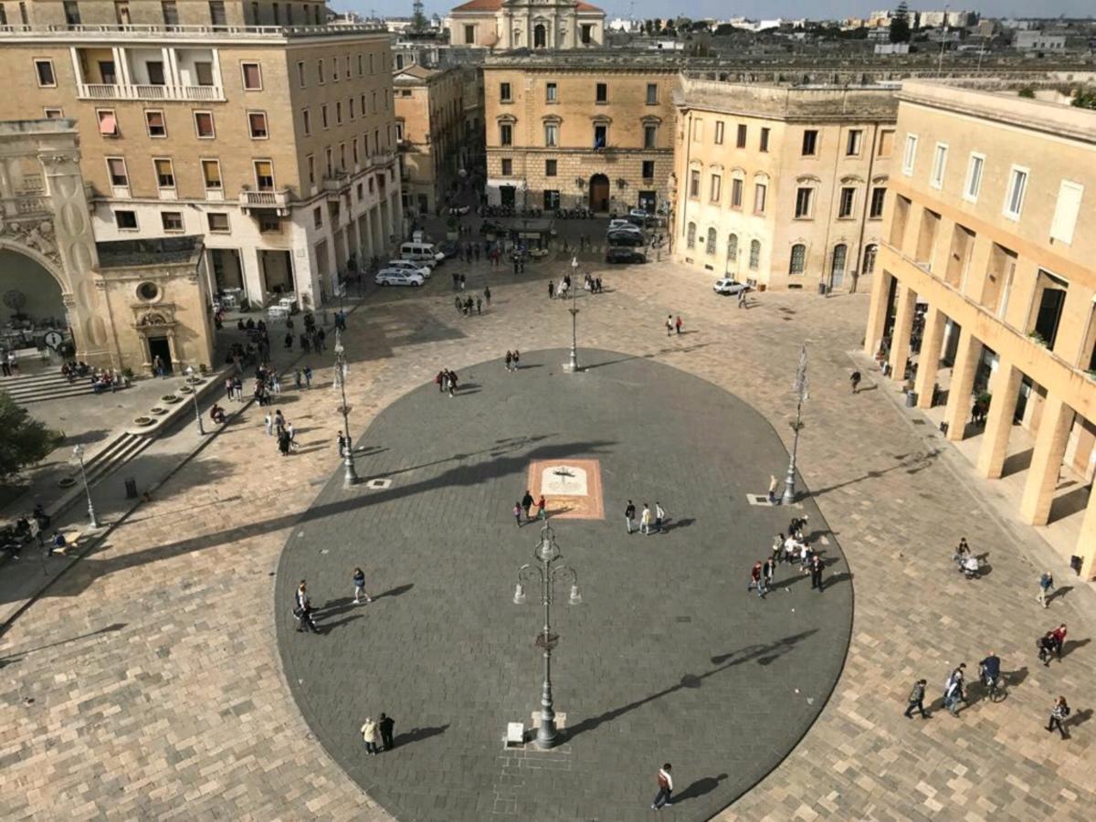 レッチェPiazza Sant' Oronzo Civico 40アパートメント エクステリア 写真