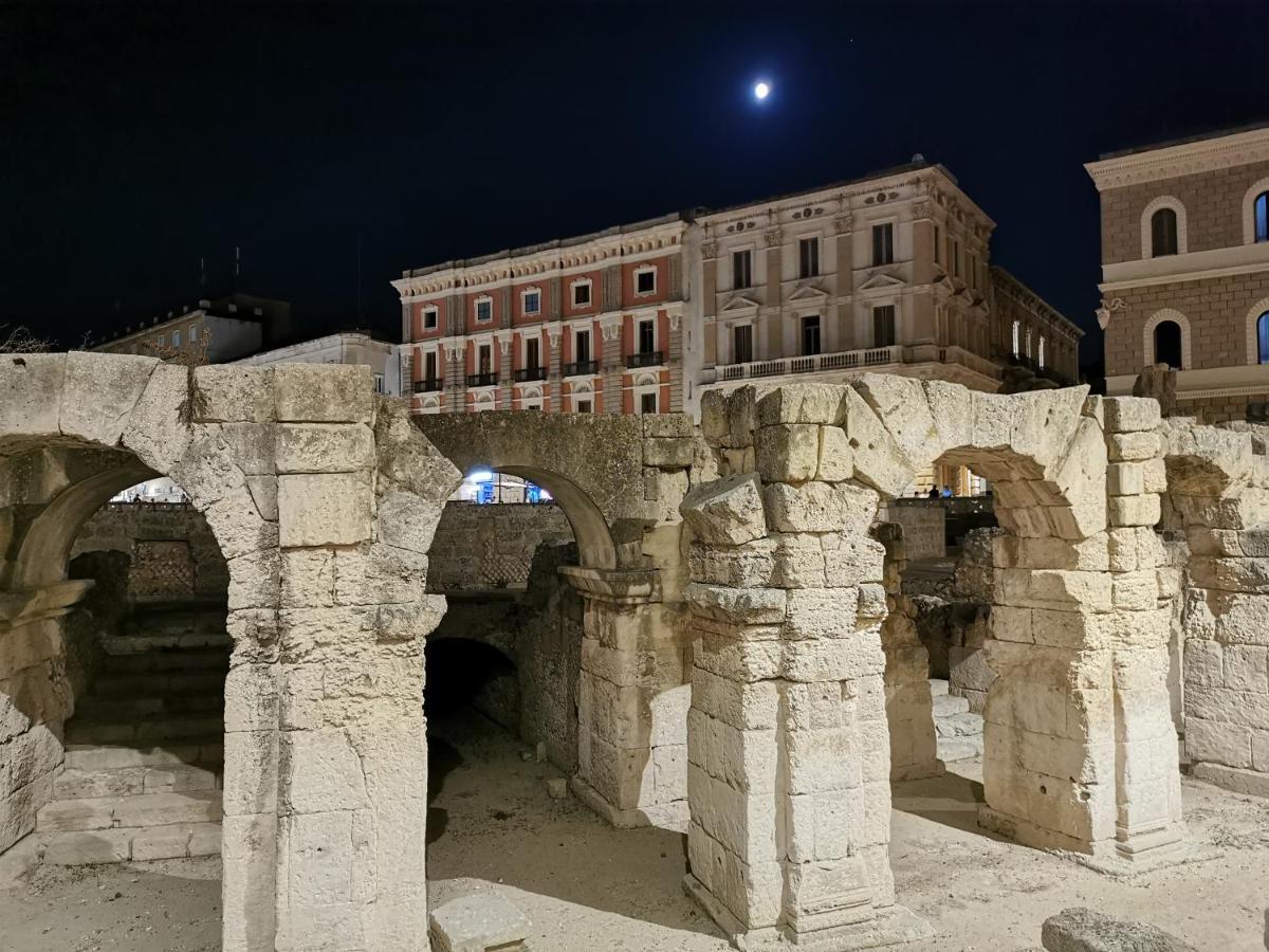 レッチェPiazza Sant' Oronzo Civico 40アパートメント エクステリア 写真
